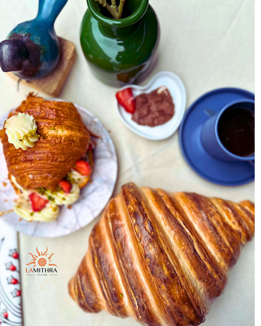 El Yapımı Kuruvasan Maketi Heykeli - Pastane & Kafe Dekorasyonu - Şık ve Dayanıklı