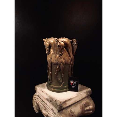 Sculpture de vase de cheval