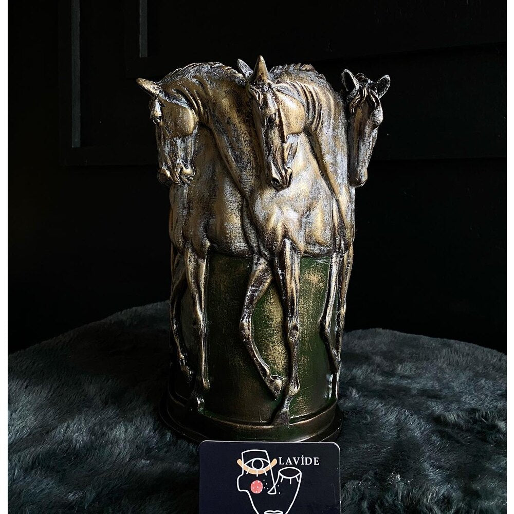 ცხენის ვაზა ქანდაკება